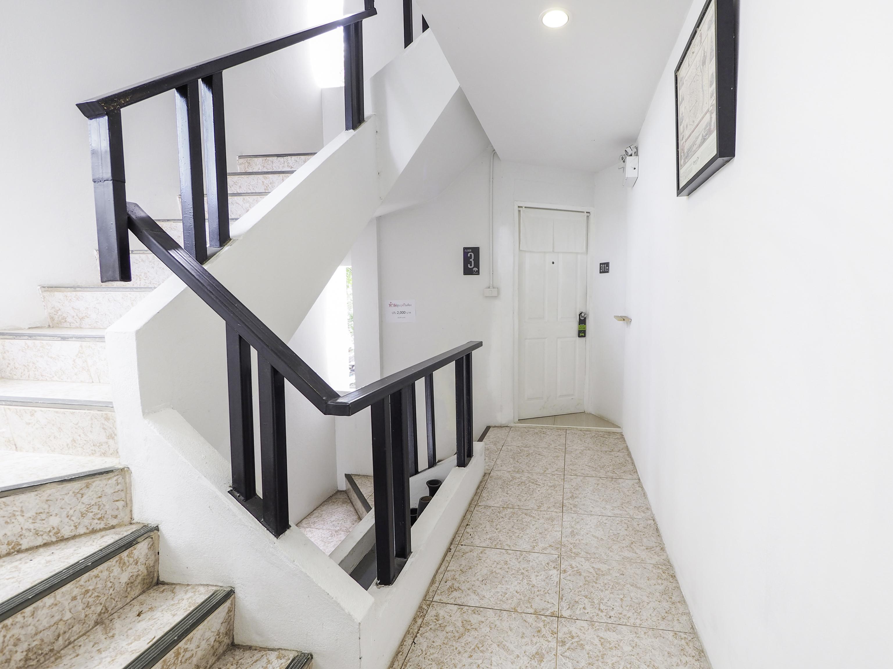 Oyo 983 The Private Hotel شيانغ ماي المظهر الخارجي الصورة