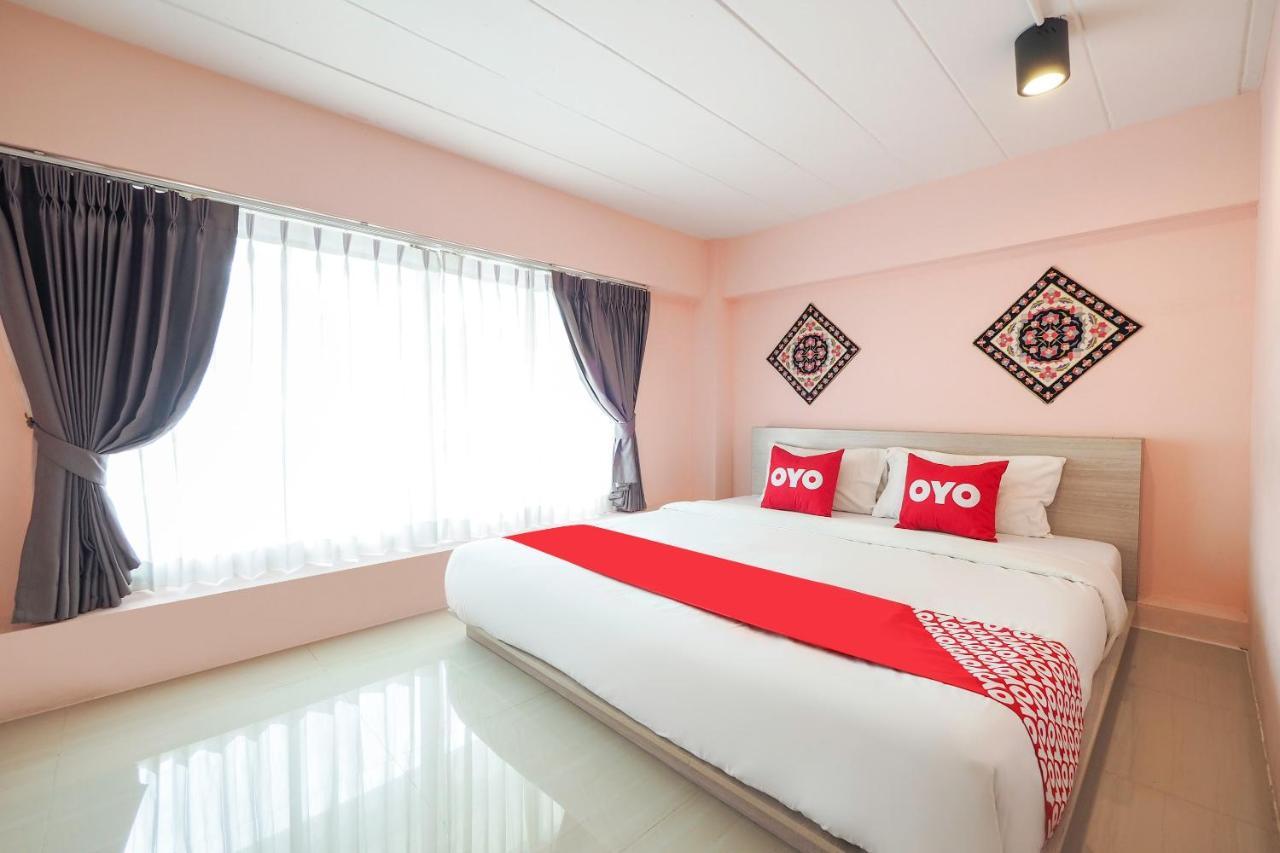 Oyo 983 The Private Hotel شيانغ ماي المظهر الخارجي الصورة