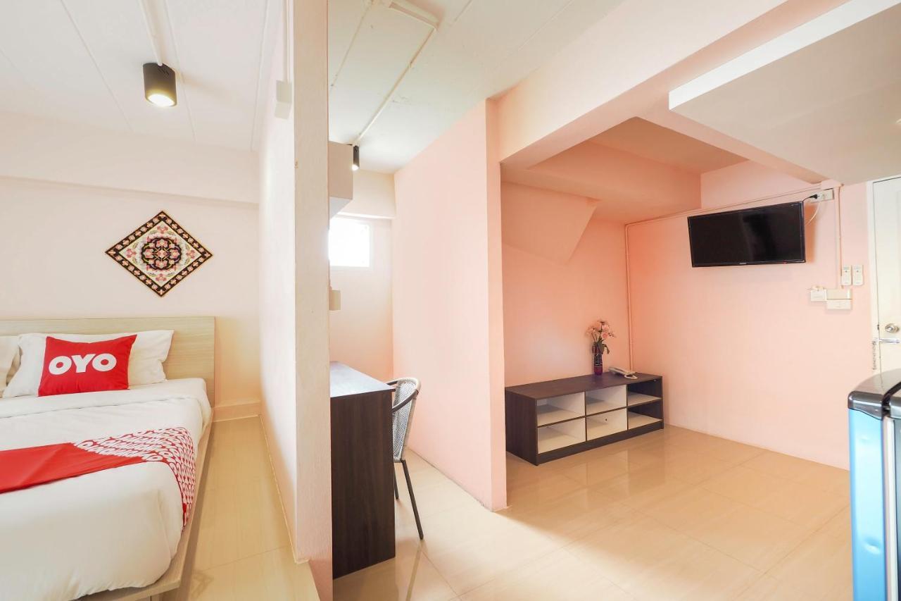Oyo 983 The Private Hotel شيانغ ماي المظهر الخارجي الصورة